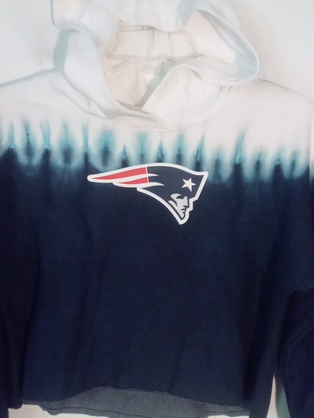 New England Patriots Tie-Dye Hoodie Sweatshirt Teen Medium 7 9 Junior NWT $39 - Picture 2 of 3